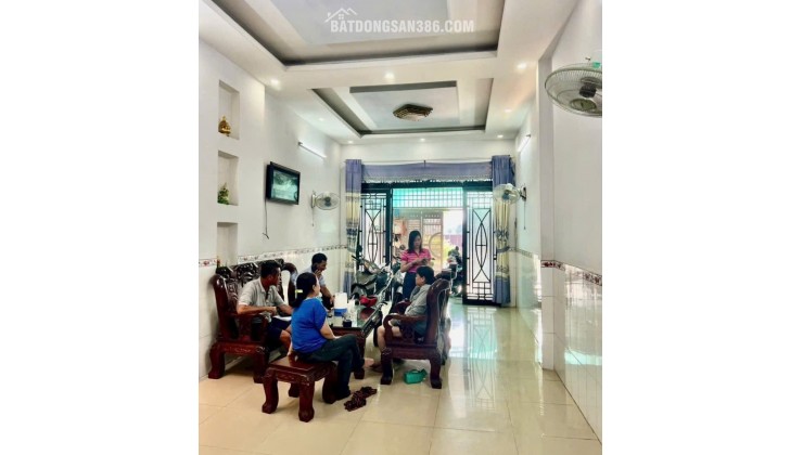 Bán gấp cái nhà 1 lầu ở gần THCS Tân Phú Trung Củ Chi dt 146m2 665 TRIỆU, Sổ hồng riêng sang tên.