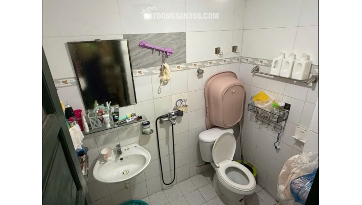 CẦN CHO THUÊ CĂN HỘ TẬP THỂ B3 TẠI NGÕ 118 NGUYỄN KHÁNH TOÀN - QUAN HOA - CẦU GIẤY - HÀ NỘI