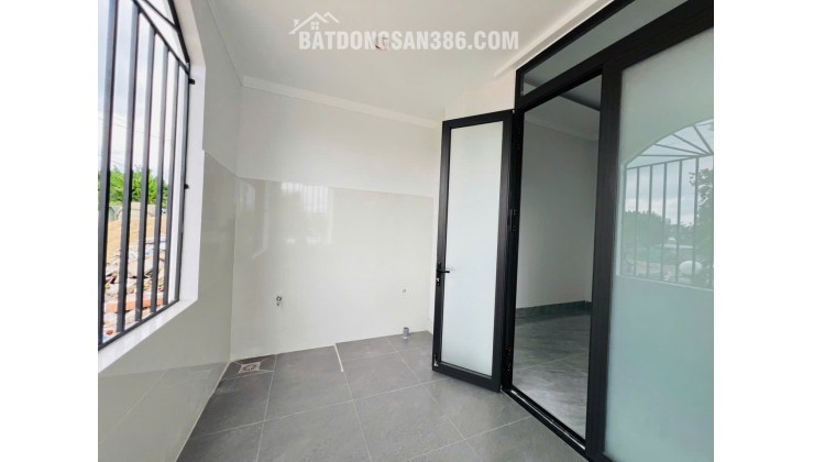 BÁN NHÀ 1 MÊ GÓC 2MT ĐẸP – HẺM XE HƠI LÊ ĐÌNH CHINH, TP PLEIKU – FULL NỘI THẤT, GIÁ TỐT LH:0907146779.