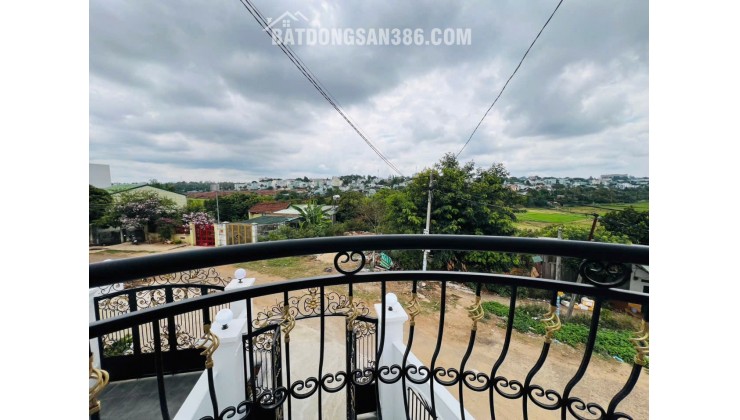 BÁN NHÀ 1 MÊ GÓC 2MT ĐẸP – HẺM XE HƠI LÊ ĐÌNH CHINH, TP PLEIKU – FULL NỘI THẤT, GIÁ TỐT LH:0907146779.