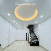 HIẾM!Nhỉnh 4 tỷ có nhà 5 tầng 3N4WC ngay phố Nhân hòa -> KHU VIP HOÀNG ĐẠO THÚY - NHÂN CHÍNH!