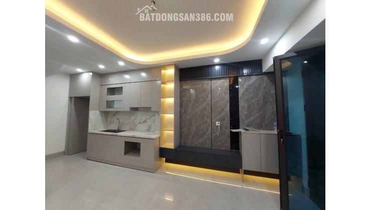 Nhà phố Trần Duy Hưng, 6 tầng 4 ngủ, DT 33m2 - Giá nhỉnh 8 tỷ