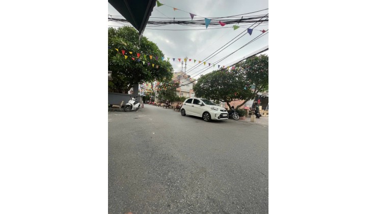 NHÀ TRUNG TÂM CẦU GIẤY- 5 PHÒNG NGỦ – CHỈ 9.X TỶ – Ở LUÔN