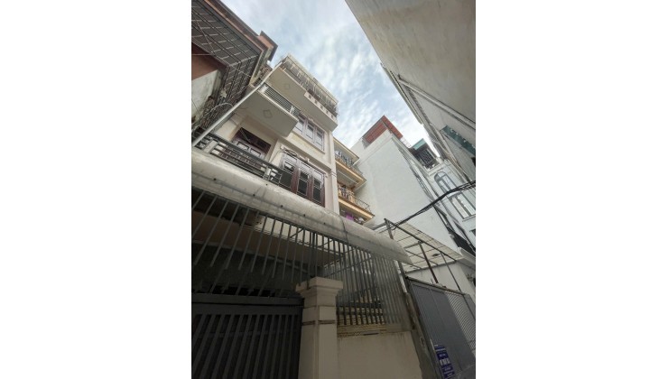 Bán nhà riêng tại Hoàng Quốc Việt, 18 tỷ, 90 m2, hàng hiếm tại Cầu Giấy, Hà Nội