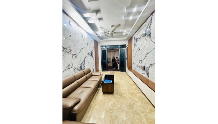 Nhà Xuân Đỉnh 35m, 5 tầng, mặt tiền 3.4m chỉ hơn 8 tỷ!