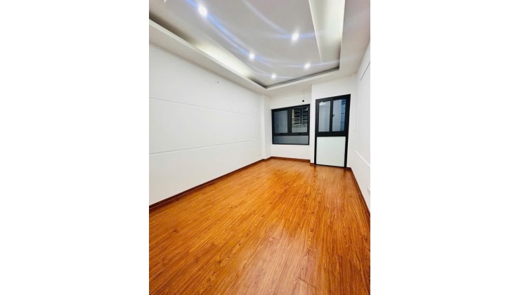 Nhà Xuân Đỉnh 35m, 5 tầng, mặt tiền 3.4m chỉ hơn 8 tỷ!