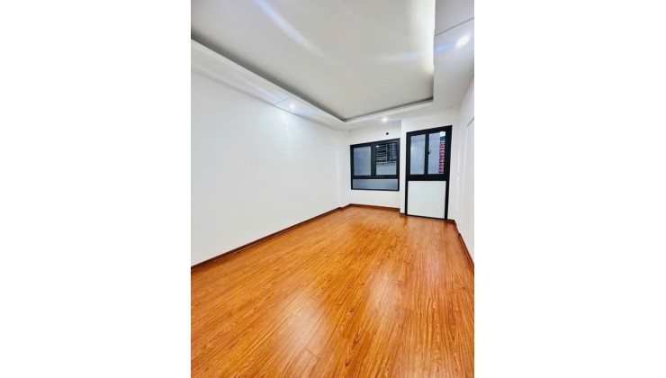 Nhà Xuân Đỉnh 35m, 5 tầng, mặt tiền 3.4m chỉ hơn 8 tỷ!
