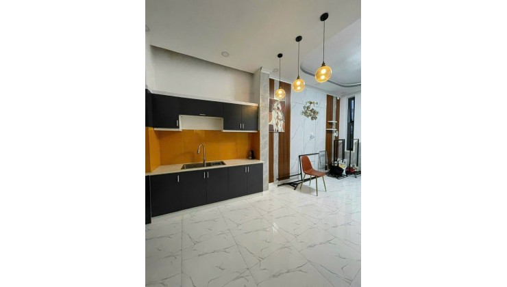 Nhà Phan Xích Long – 4T 36M2 – Nở Hậu – Gần MT – Nhỉnh 7 Tỷ.