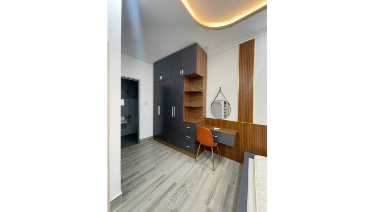 Nhà Phan Xích Long – 4T 36M2 – Nở Hậu – Gần MT – Nhỉnh 7 Tỷ.