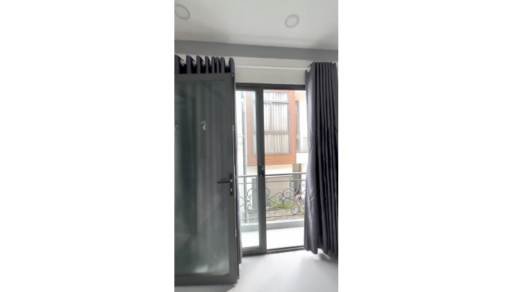 NHÀ ĐẸP 4T MT 8.6m - HUỲNH VĂN BÁNH PN - HXH THÔNG - 6.9 TỶ