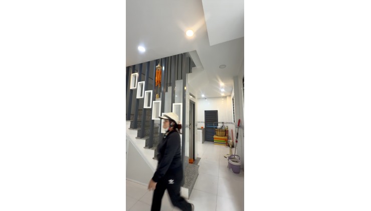 NHÀ ĐẸP 4T MT 8.6m - HUỲNH VĂN BÁNH PN - HXH THÔNG - 6.9 TỶ