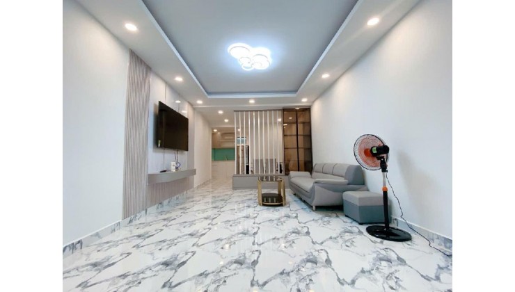 NHÀ Nguyễn Trọng Tuyển - Gần MT - 40M² Nở Hậu - 3 TẦNG 6.6 Tỷ.