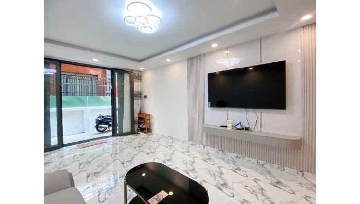 NHÀ Nguyễn Trọng Tuyển - Gần MT - 40M² Nở Hậu - 3 TẦNG 6.6 Tỷ.