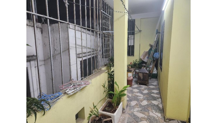 Bán nhà Thanh Trì, nhà đẹp ở ngay vị trí đẹp full tiện ích giá thương lượng.