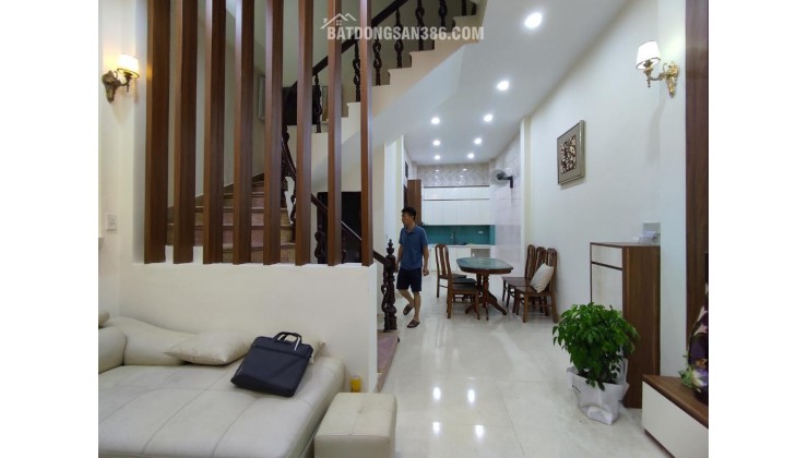 Nguyễn Chính 41m2, mặt tiền 4.5m, 15 ra phố, ngõ 4m, tổng 3ngủ sổ đỏ chuẩn, 7.55 tỷ