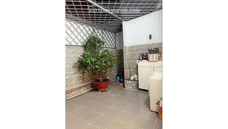 Bán nhà tại phường Tân Phú, Quận 7 giá rẻ, đường Nguyễn Thị Thập
