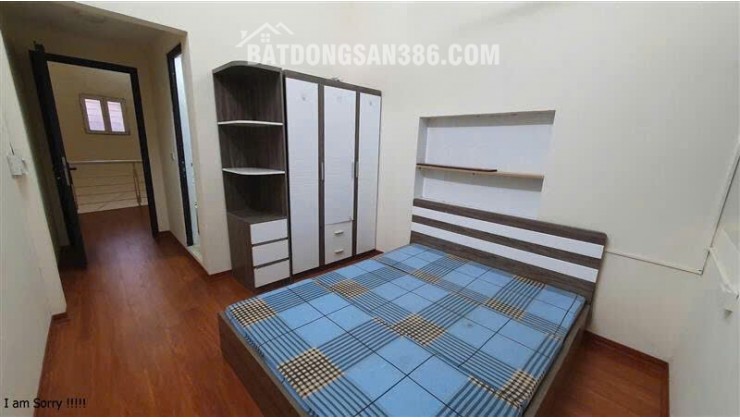 Cần bán nhà phố Kim Mã, nhà đẹp có sổ đỏ, nhỉnh 5 tỷ