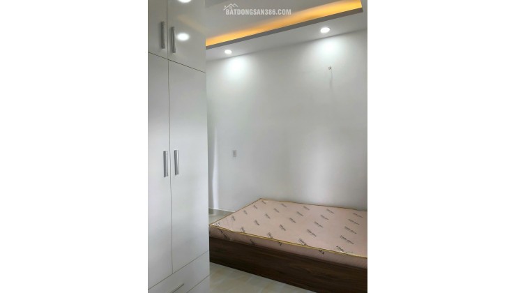 GÓC 2 MẶT TIỀN – 4 TẦNG – THU NHẬP 25TR/THÁNG – NGAY NGÃ 4 NGUYỄN TRÃI Q5. LH:0988954579