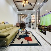  Nhà Cự Lộc – 33m² – cách Royal vài bước chân – 7.63 tỷ