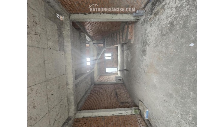 CÁCH QUẬN 1 CHƯA 15 PHÚT DI CHUYỂN (4,25km), NHÀ 4 TẦNG 5x18m, KHU DÂN CƯ CAO CẤP PHƯỚC KIỂN, GIÁ 7,5 TỶ (TỐT NHẤT THÁNG 2/2025)
