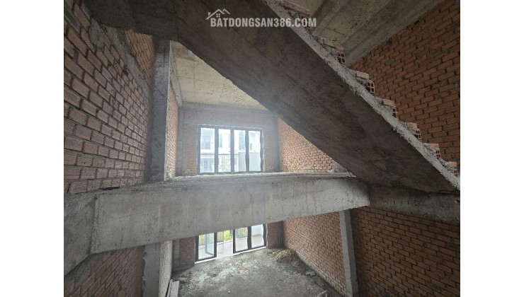 CÁCH QUẬN 1 CHƯA 15 PHÚT DI CHUYỂN (4,25km), NHÀ 4 TẦNG 5x18m, KHU DÂN CƯ CAO CẤP PHƯỚC KIỂN, GIÁ 7,5 TỶ (TỐT NHẤT THÁNG 2/2025)