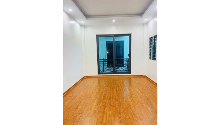 Bán nhà Xuân Đỉnh 40m, 5 tầng, oto đỗ cửa, tặng full nội thất!