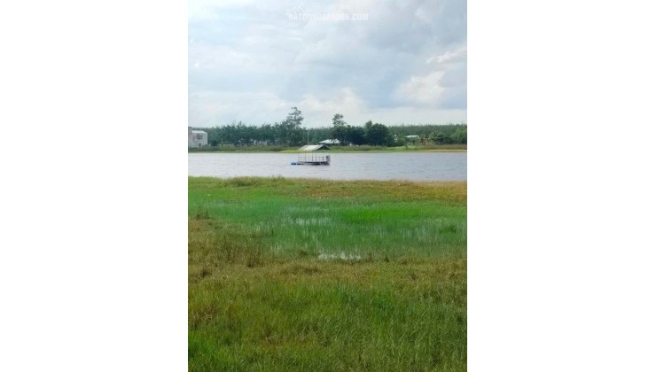 BÁN ĐẤT VIEW HỒ QUÁ ĐẸP MÀ GIÁ CỰC RẼ CHỈ 220TR VỊ TRÍ ĐẸP CÓ 102