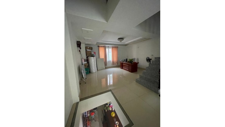HẺM XE HƠI THÔNG- OTO NGỦ TRONG NHÀ- ĐỐI DIỆN COOPMART BÌNH TRIỆU- NGAY ĐH LUẬT-NGANG BỀ THẾ 5.4M- 4 TẦNG- 10.9TỶ,