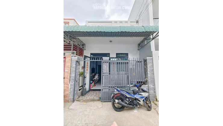 Bán nhà gần chợ tầm vu nhà thổ cư hoàn công giá 2 tỷ