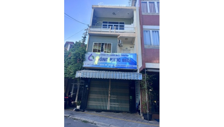 BÁN NHÀ MẶT TIỀN 132 ĐỖ QUANG, 46M 3 TẦNG 3PN3VS HƯỚNG ĐÔNG NAM. 6,9TỶ, LH 0905113070.