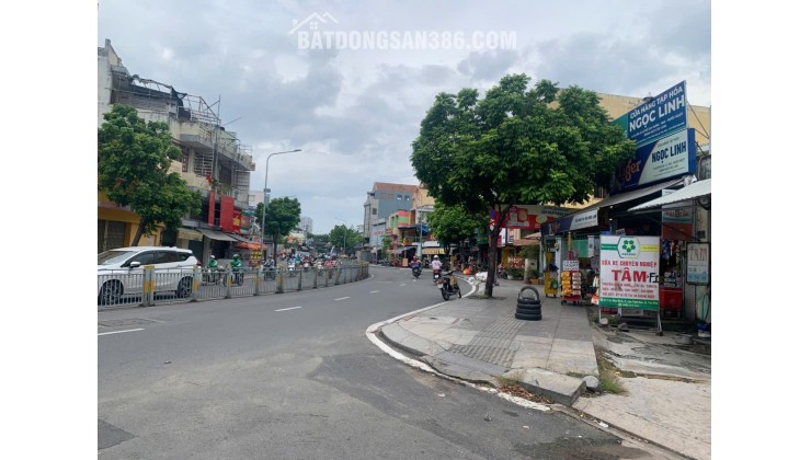Bán nhà tại 450 m2 SHR chỉ 102 tỷ. Lh: 0975190005..................