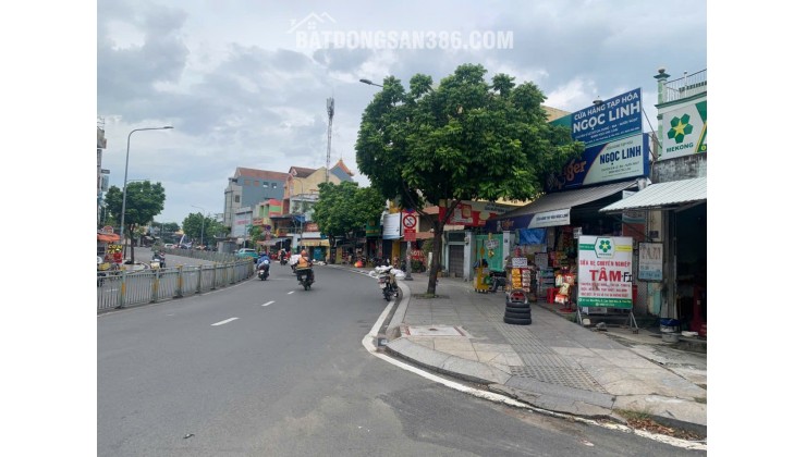 Bán nhà tại 450 m2 SHR chỉ 102 tỷ. Lh: 0975190005..................