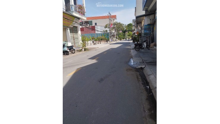 Bán lô đất 115m2. Giá rẻ trục chính Ninh Lão Duy Tiên Hà Nam