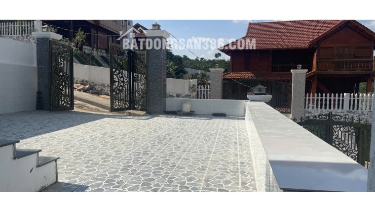 BÁN HOẶC CHO THUÊ BIỆT THỰ 420m2 - 3PN - SÁT DALAT, VIEW RỪNG THÔNG. LH:0909206662.