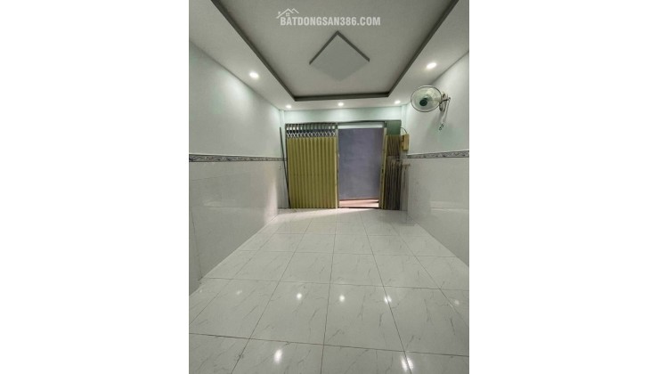 Bán nhà Hồng Lạc, ngay Lạc Long Quân, trung tâm Tân Bình, 24m2 - 2 tầng, chỉ hơn 2 tỷ.
