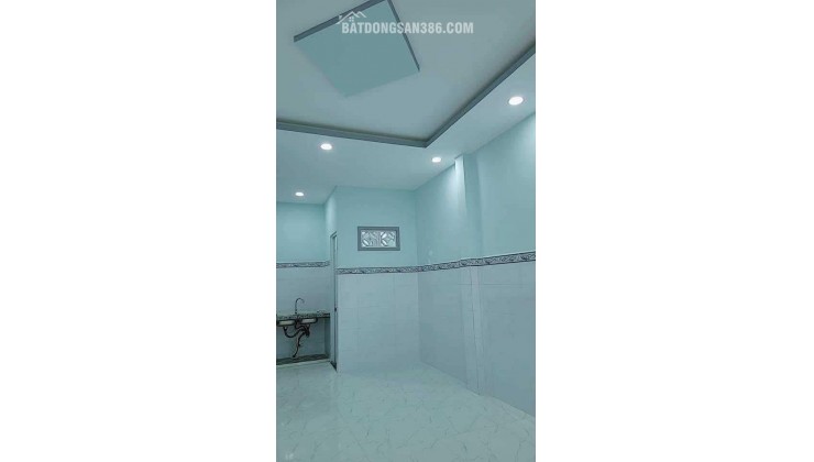Bán nhà Hồng Lạc, ngay Lạc Long Quân, trung tâm Tân Bình, 24m2 - 2 tầng, chỉ hơn 2 tỷ.