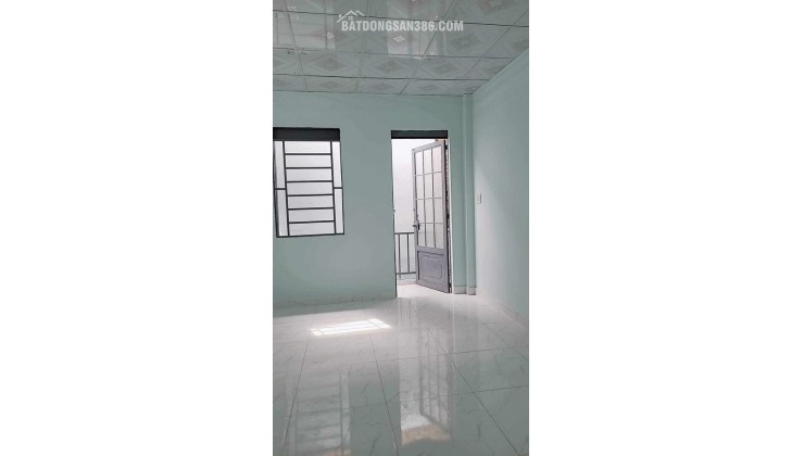 Bán nhà Hồng Lạc, ngay Lạc Long Quân, trung tâm Tân Bình, 24m2 - 2 tầng, chỉ hơn 2 tỷ.