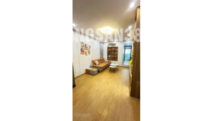 Bán nhà tập thể Quỳnh Mai, sổ đỏ diện tích 65m 2 ngủ chỉ 2,3 tỷ.