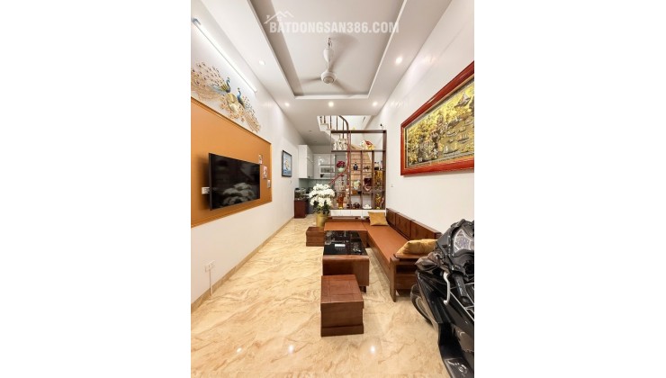 NHANH TAY! Nhà Lĩnh Nam 4 tầng, 30m2, nhỉnh 4 tỉ - Giá tốt nhất Hoàng Mai!