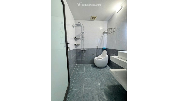 Bán nhà ngõ Nguyễn Thái Học, Đống Đa: 32m2 x 4 tầng, 4 ngủ, SĐCC, 5.6 tỷ