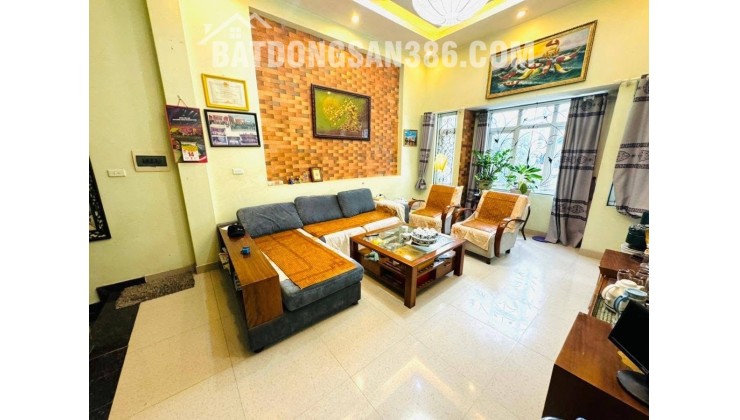 LÔ GÓC, ÔTÔ TRÁNH Phố Xuân Đỉnh (Gần Ngoại Giao Đoàn) 73m/ 4Tầng/MT 4.7m 18.8 Tỷ