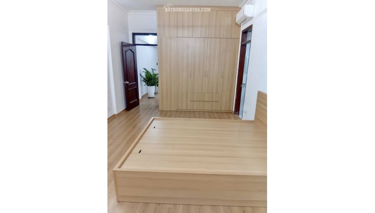 Tòa 24T Hoàng Đạo Thúy 121m 3PN, Mới đẹp ở ngay, 9.45 tỷ trung tâm Cầu Giấy