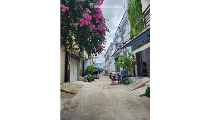 NHÀ ĐẸP DIỆN TÍCH TO - HẺM XE HƠI
