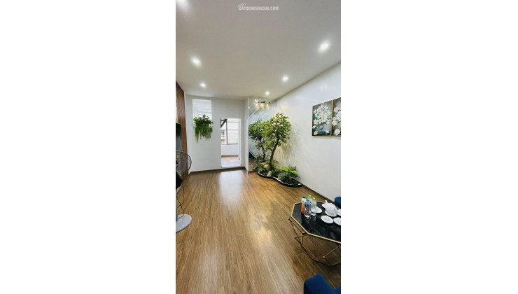 Nhà tập thể Quân đội Hoàng Quốc Việt ~90m, 3PN, Mới đẹp, 4.59 tỷ TT Cầu Giấy
