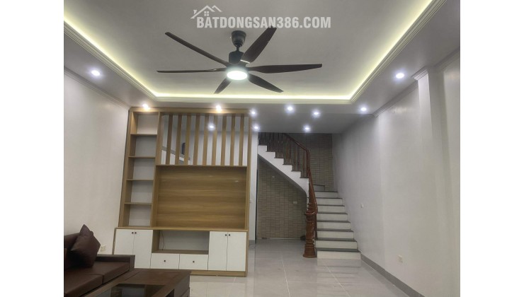 Cần tiền bán nhà 3 tầng Gia Lâm - Hà Nội, giá 6.3 tỷ