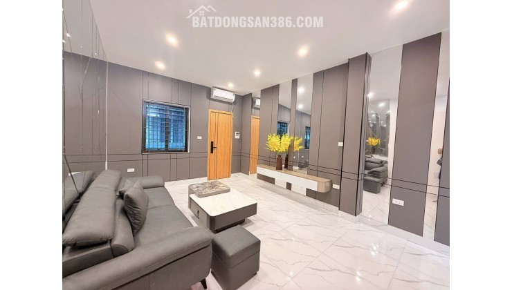 Siêu Tập thể Thái Thịnh 115m2, 3 ngủ, Nội thất cực chất, trung tâm Đống Đa, hơn 4 tỷ