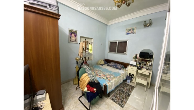 NHÀ TRUNG TÂM CẦU GIẤY GẦN PHỐ - VỊ TRÍ ĐẸP 50M RA PHỐ - NGÕ BA GÁC _ 5 TẦNG 6 NGỦ– 47M2 – 12 TỶ
