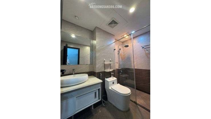 PHÂN LÔ Ô TÔ TRÁNH ĐỖ TRƯỚC CỬA - NHÀ MỚI ĐẸP DÂN XÂY - TẶNG FULL NỘI THẤT ĐẸP KHÁCH CHỈ CẦN XÁCH VALI VÀO Ở _ 5 TẦNG – 30M2 – 8,5 TỶ