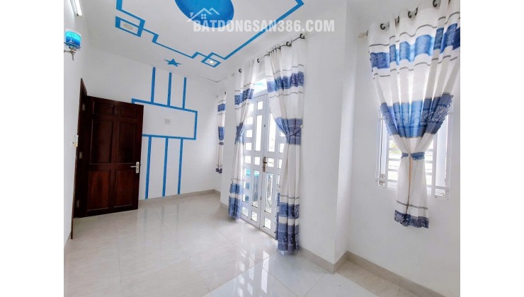 NHÀ MỚI ĐẸP - HOÀN CÔNG - NẰM KẾ ĐẠI HỌC CN