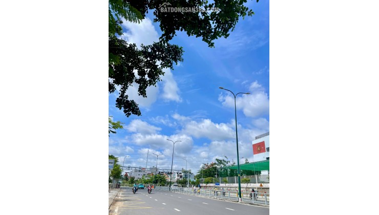 Nhà 3 Tầng – Hẻm 8m – Dương Quảng Hàm, P.5, Gò Vấp – 4 × 18m – 8.9 Tỷ